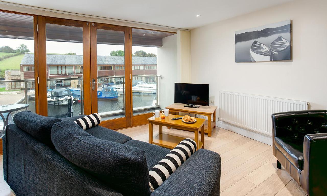 Tewitfield Marina Apartment Carnforth Ngoại thất bức ảnh