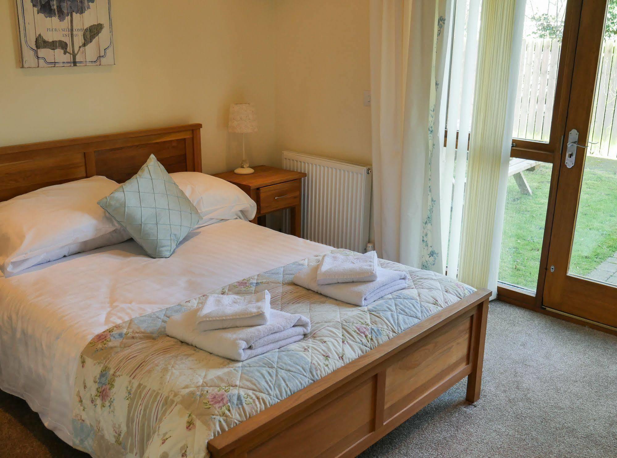 Tewitfield Marina Apartment Carnforth Ngoại thất bức ảnh