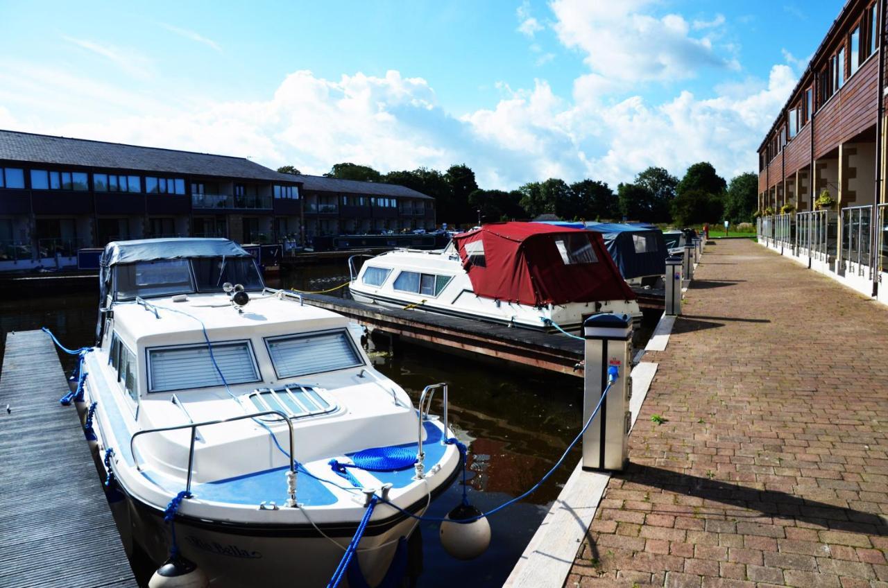 Tewitfield Marina Apartment Carnforth Ngoại thất bức ảnh