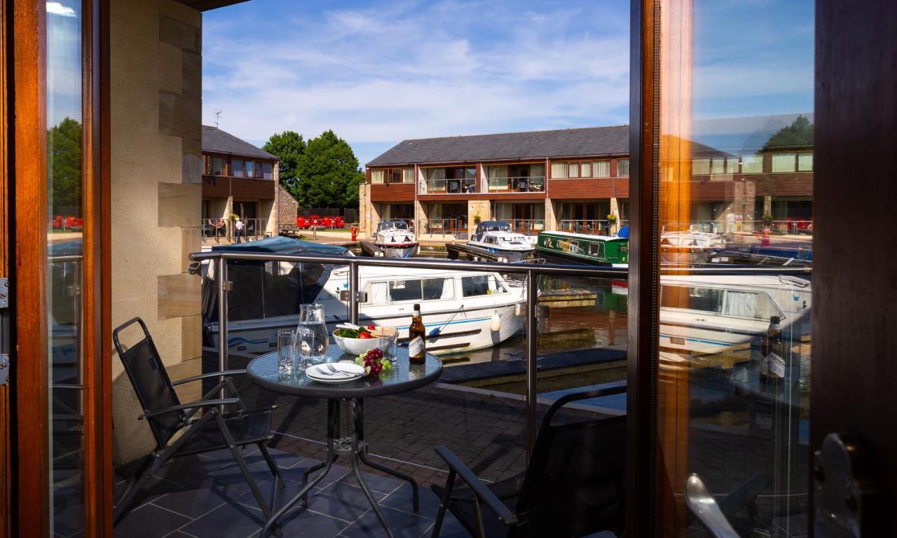 Tewitfield Marina Apartment Carnforth Ngoại thất bức ảnh