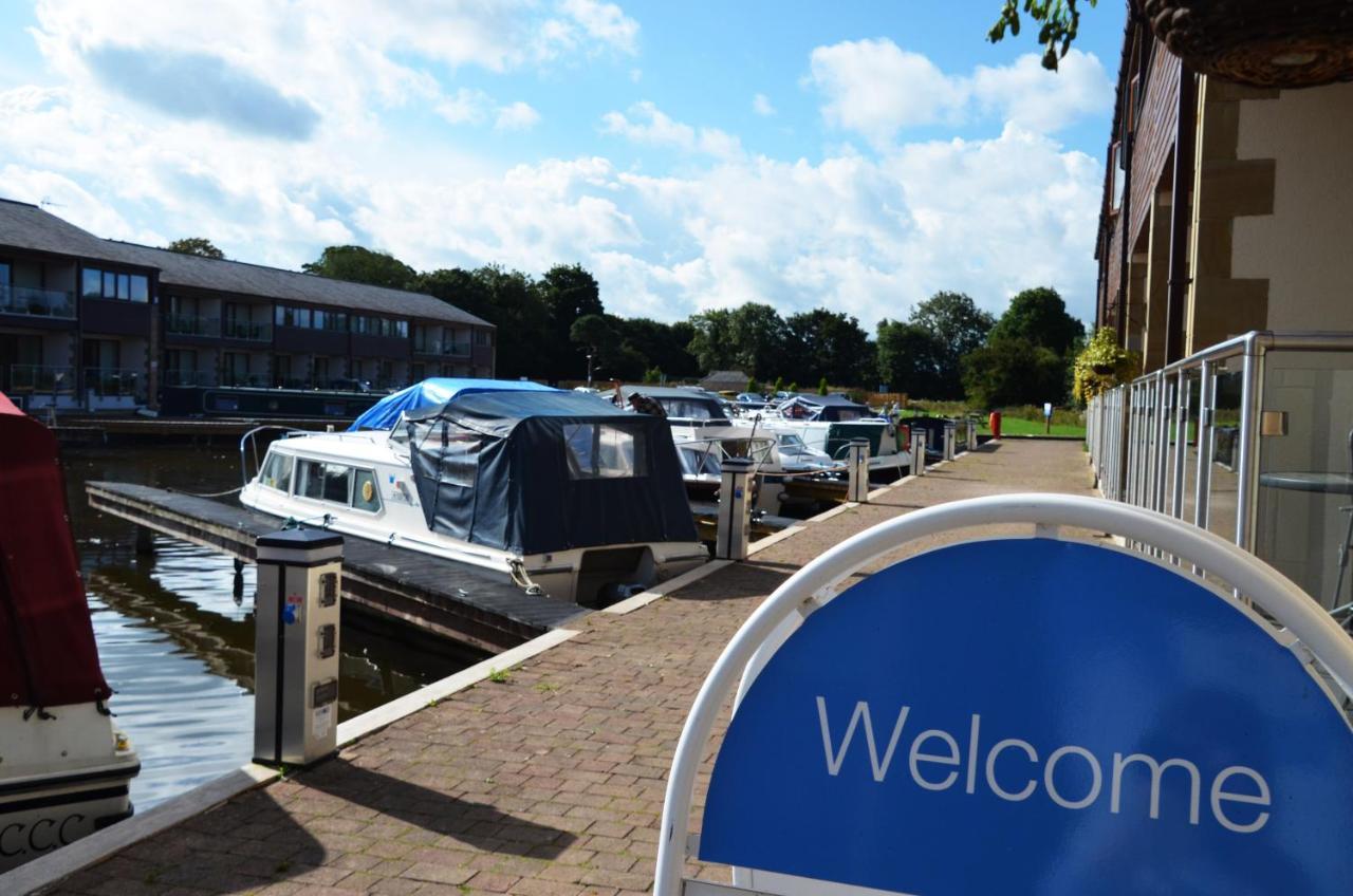 Tewitfield Marina Apartment Carnforth Ngoại thất bức ảnh